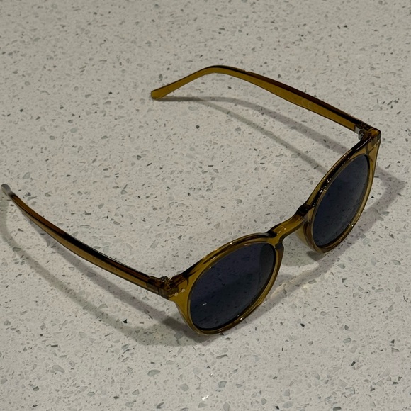 & Other Stories Round Mustard Yellow Sunglasses - Picture 9 of 12